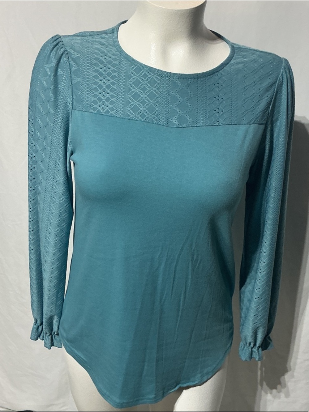 Kikula Womens Blue Poly Blend Long Sleeve Eyelet Pullover Top Sz L